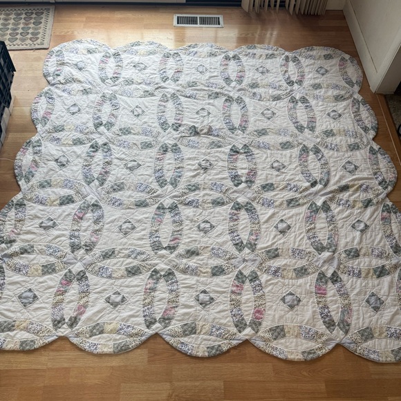 Vintage Other - 80x80 Gorgeous Vintage Double Wedding Ring Quilt - Needs Repair/Has a Few Stains